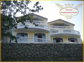 Продажа отдельностоящих коттеджей в Гурзуфе в 300 метрах от моря....