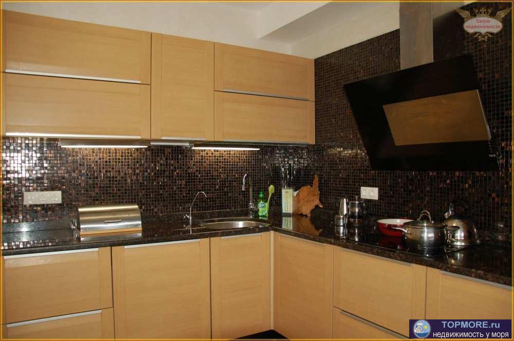 Предлагаем Вам купить 3-комнатную квартиру в Ялте с отличным ремонтом. Квартира расположена на 8-мом этаже 9-ти... - 2