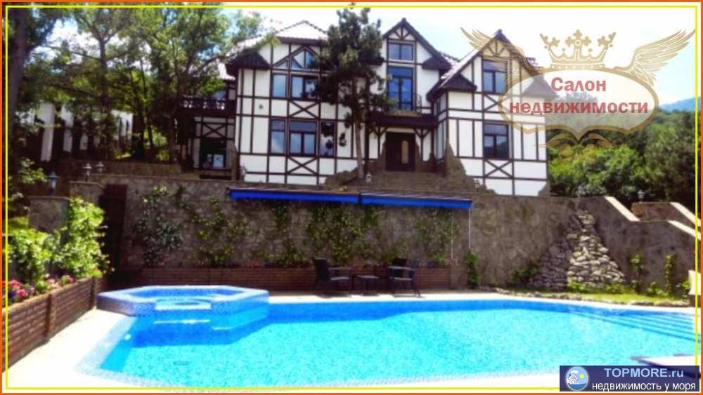 Продажа виллы над Ялтой с большим земельным участком 30 соток. Площадь основного дома 520 кв.м., дом построен в стиле...