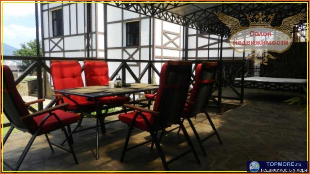 Продажа виллы над Ялтой с большим земельным участком 30 соток. Площадь основного дома 520 кв.м., дом построен в стиле... - 1