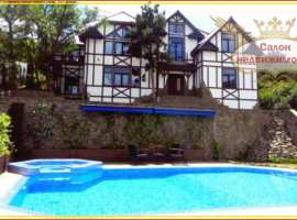 Продажа виллы над Ялтой с большим земельным участком 30...