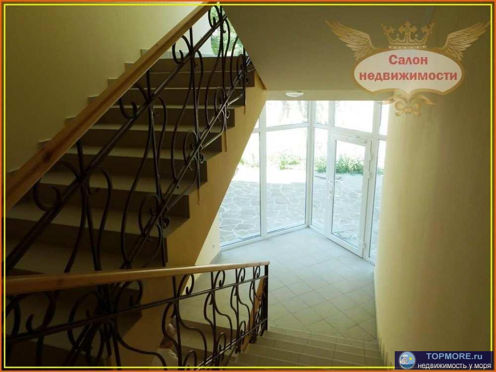 Продажа домовладения над Ялтой в районе Поляны сказок.  Общая площадь дом 1071,2 кв.м. Дом разделен на 8 квартир,... - 2