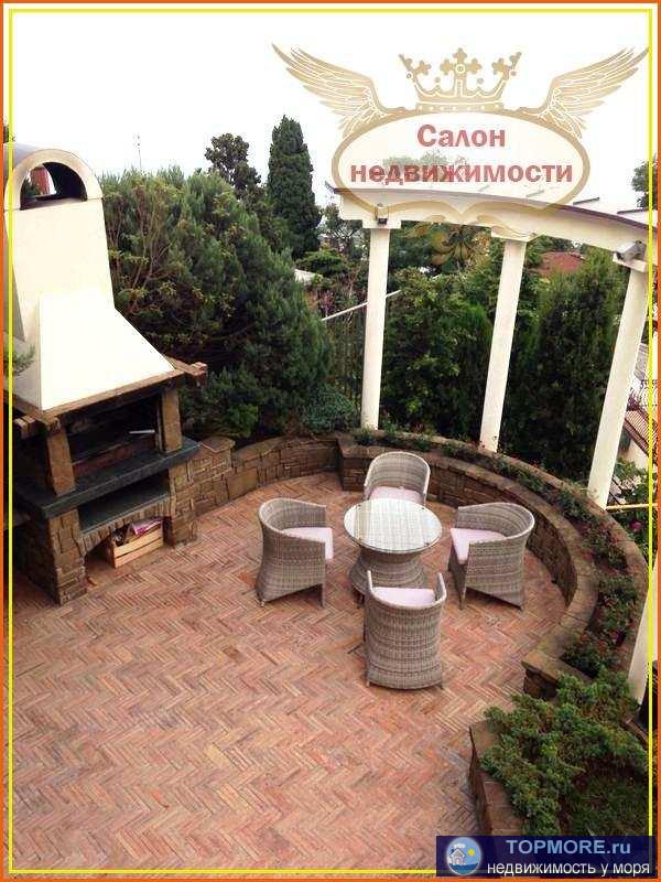 Стильная  вилла для ценителей практичности и красоты.    Трехэтажная, построенная вилла состоит из трех этажей.... - 2