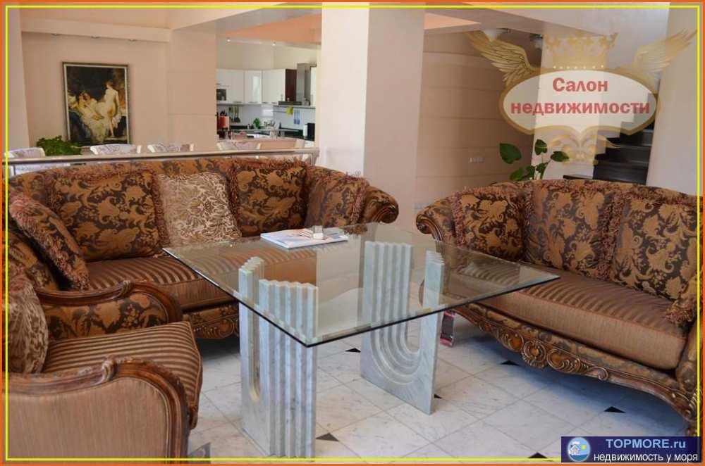 Предлагается к продаже прекрасный пентхаус, двухуровневый.  Общая площадь – 216,3 кв.м. + терраса площадью – 50 кв.м....