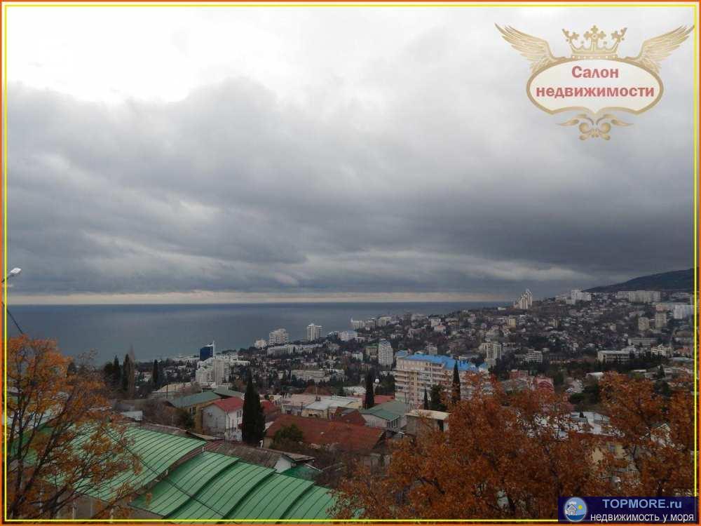 Продажа просторной квартиры в новом доме в центре Ялты.  Общая площадь квартиры 113,5 кв.м. плюс балконы 20,4 кв.м....