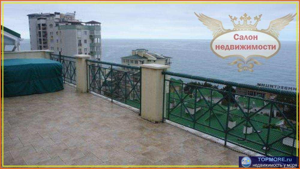 Продажа апартаментов с огромной террасой в комплексе со своим пляжем.  Апартаменты расположены на 5 этаже 5 этажного...