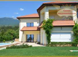 Стильная вилла в живописном Гурзуфе. Вилла состоит из двух этажей и...