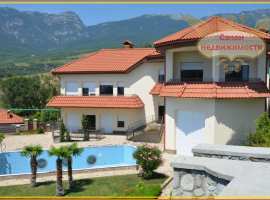 Трехэтажная вилла с удобной планировкой, с прекрасными видами на...