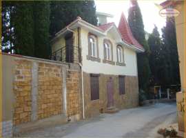 Продажа уютного домика в центре Ялты на ровном месте. Общая площадь...