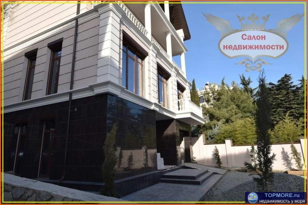 Продажа шикарной просторной виллы в тихом зеленом месте в Ялте на участке 36 соток Вилла состоит из 4-х этажей и... - 1