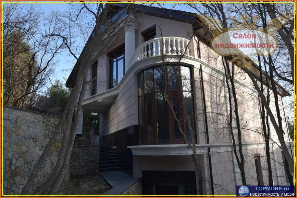 Продажа шикарной просторной виллы в тихом зеленом месте в Ялте на участке 36 соток Вилла состоит из 4-х этажей и... - 2