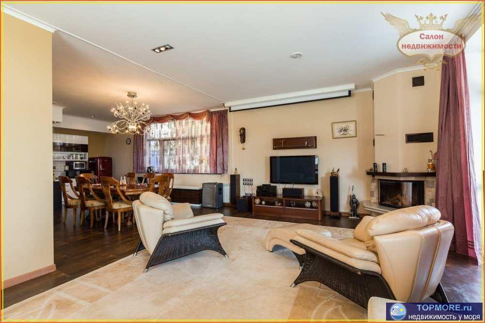 Предлагаем к приобретению элитное домовладение в поселке Нижняя Ореанда, которое состоит из главного и гостевого... - 1