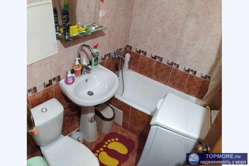 В самом центре п. Лазаревское. По центральной улице Победы продается квартира 50 кв.м., Дом находится в очень хорошем... - 1