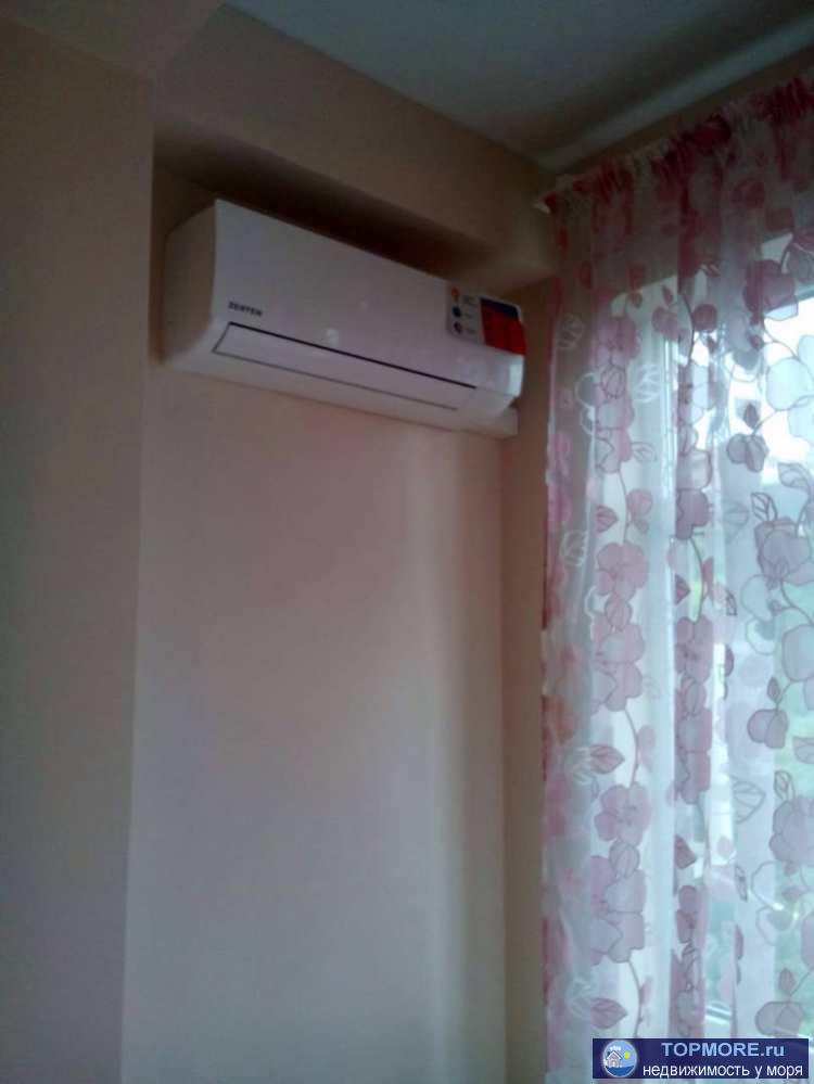 Продам квартиру с ремонтом,  с видом на морев панорамное окно. Остановка общественного транспорта рядом с домом.... - 2