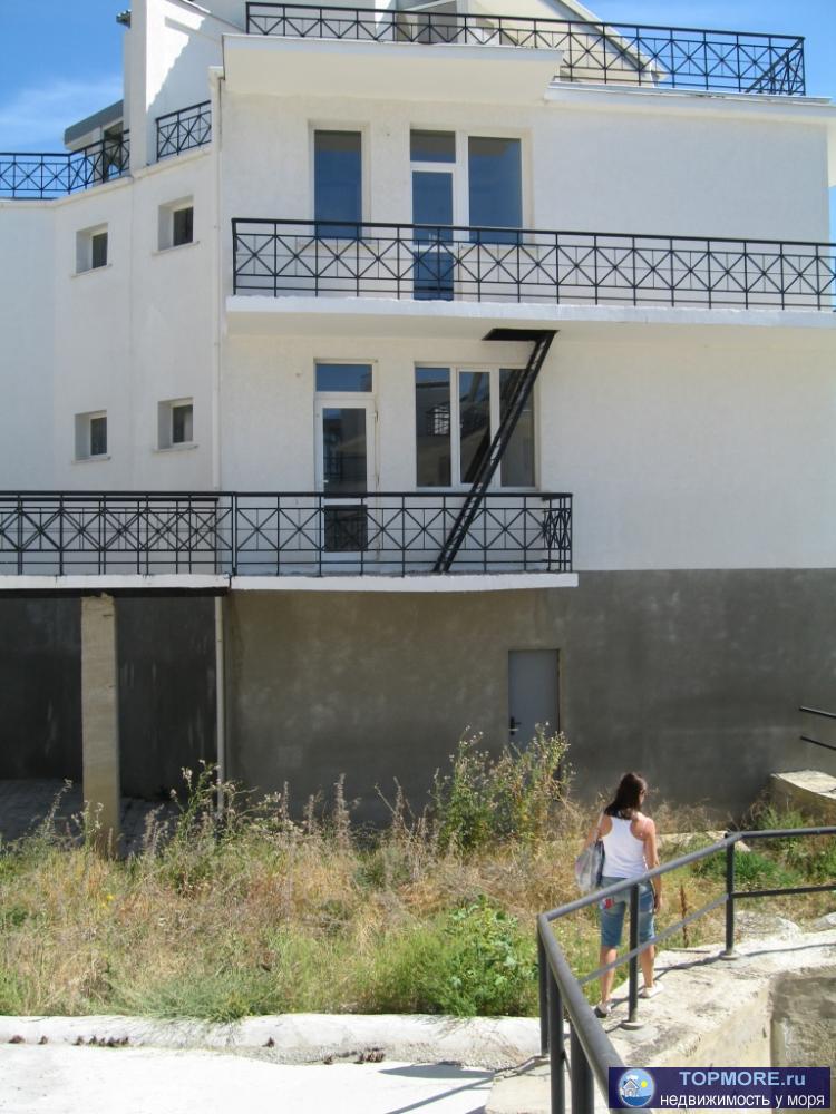 -10мин до Ялты, пгт Восход. Коттедж 403 м2 с видом на море и Ялту, 4этажа+ подвал, место для 2 авто. 9 комнат.... - 1