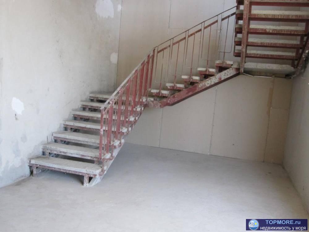 -10мин до Ялты, пгт Восход. Коттедж 403 м2 с видом на море и Ялту, 4этажа+ подвал, место для 2 авто. 9 комнат.... - 11