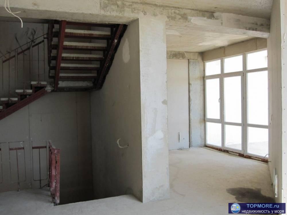 -10мин до Ялты, пгт Восход. Коттедж 403 м2 с видом на море и Ялту, 4этажа+ подвал, место для 2 авто. 9 комнат.... - 17