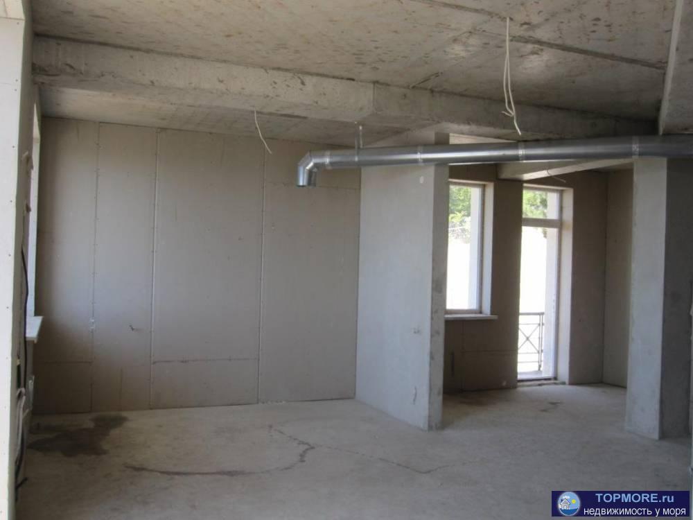 -10мин до Ялты, пгт Восход. Коттедж 403 м2 с видом на море и Ялту, 4этажа+ подвал, место для 2 авто. 9 комнат.... - 21