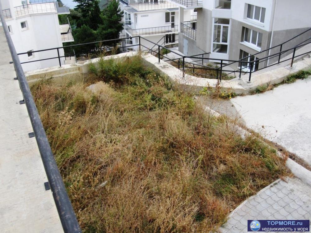 -10мин до Ялты, пгт Восход. Коттедж 403 м2 с видом на море и Ялту, 4этажа+ подвал, место для 2 авто. 9 комнат.... - 5