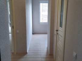 Все коммуникации центральные,газ,свет,вода. Своя закрытая...