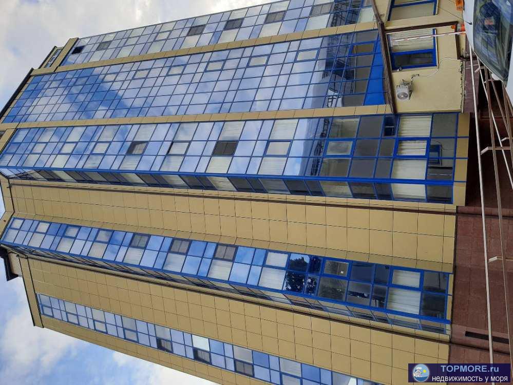 Продается большая 3-комнатная квартира  на Мамайке в доме бизнес-класса в 7 минутах от пляжа и моря. Все комнаты...