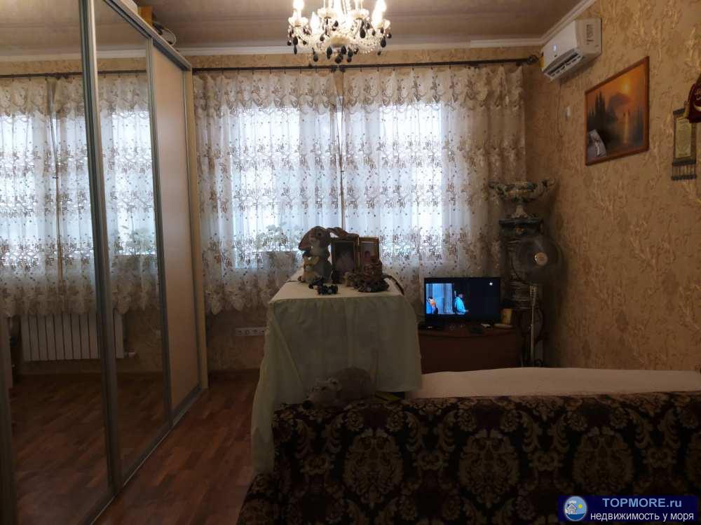 Квартира с ремонтом и частично с мебелью. Очень тёплая и уютная.