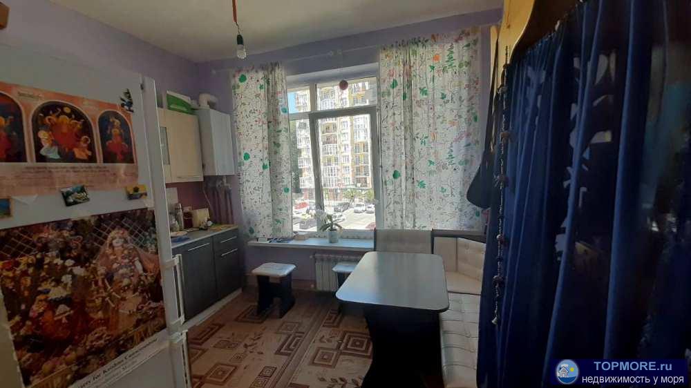 Продается большая 1-комнатная квартира с просторным балконом. В доме газ и индивидуальные газовые котлы. Большая...