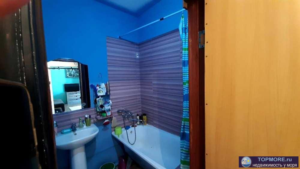 Продается большая 1-комнатная квартира с просторным балконом. В доме газ и индивидуальные газовые котлы. Большая... - 2