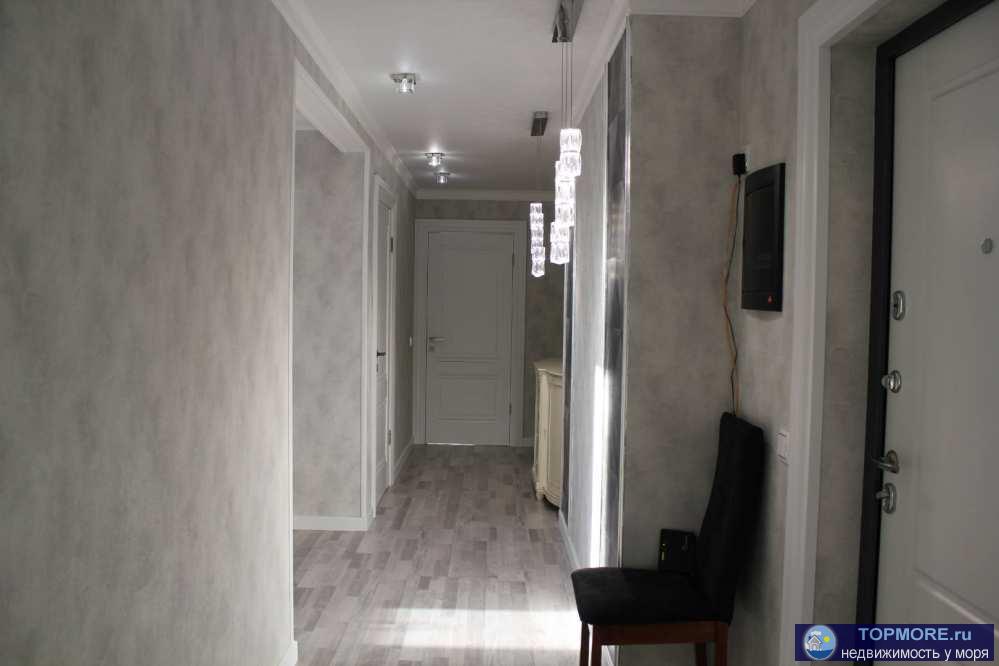 Прекрасная квартира с дизайнерским ремонтом. Распланирована в 3 спальни и просторную кухню гостинную. закрытый...