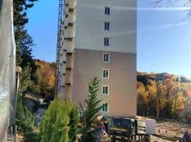 Лот № 135680. Продаю квартиру в доме, окружённом зеленью....