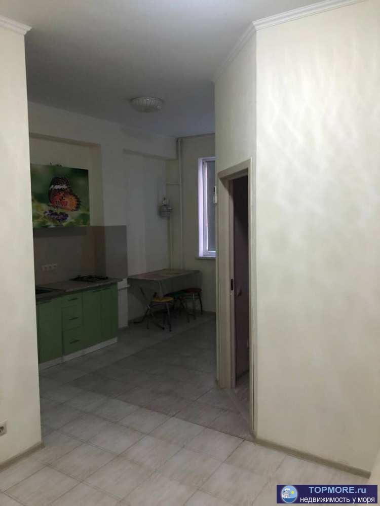 Продаю квартиру на Черноморском побережье в гор. Сочи.Квартира с ремонтом. Спальня и кухня гостиная.Дом клубного... - 2