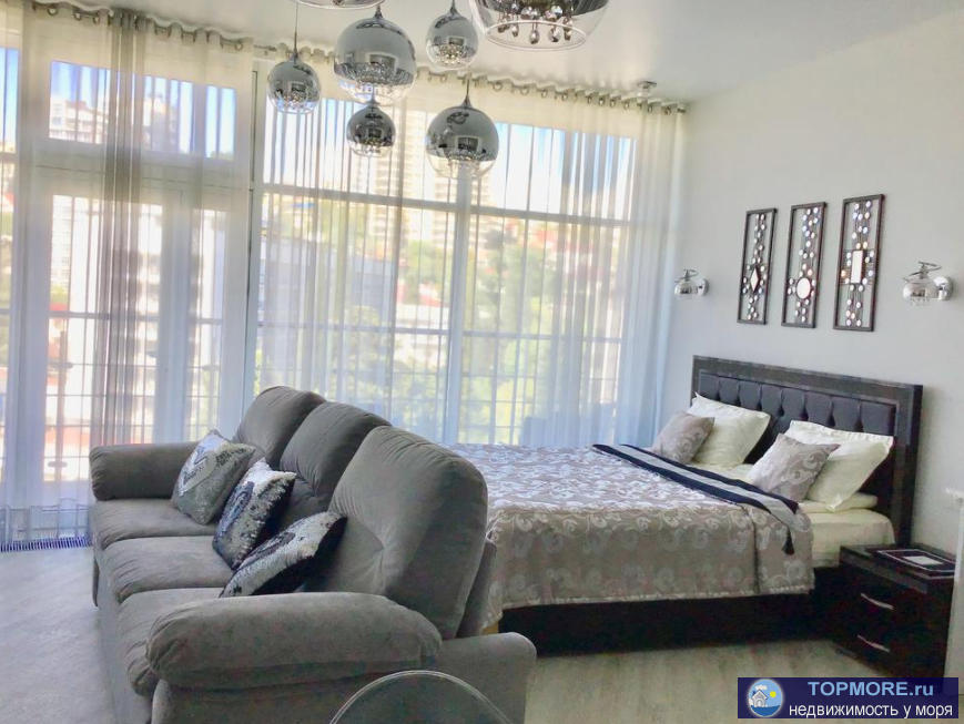 Продаётся светлая и просторная квартира в самом центре Сочи! В жк Роуз Дель Мар, до пляжа Ривьеры менее 1км , в...