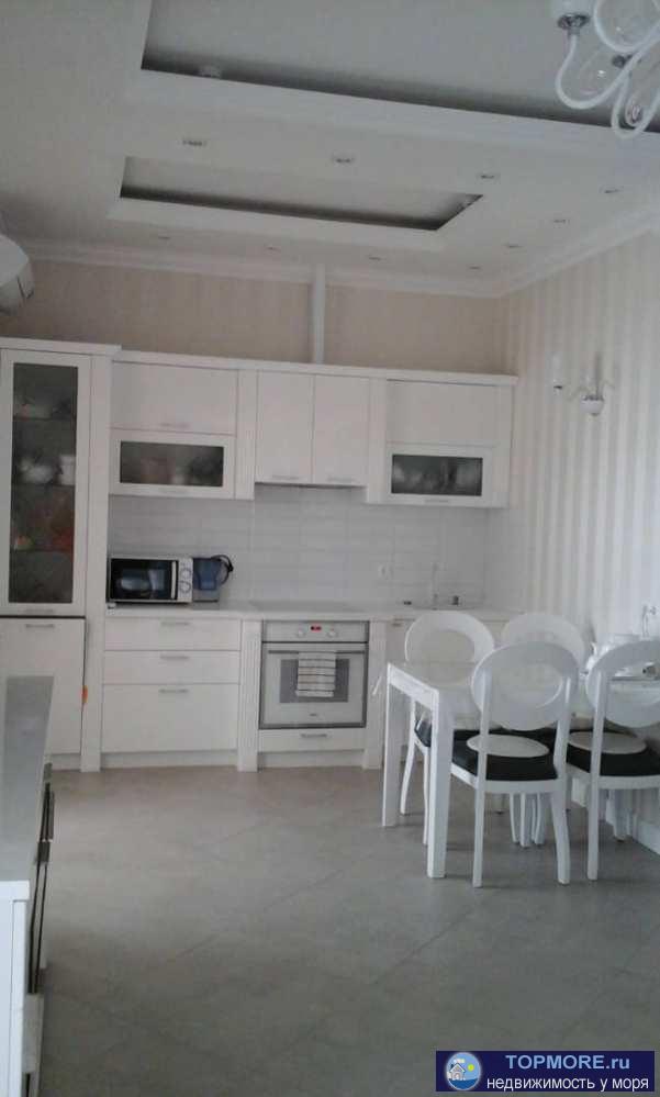 Продается шикарная просторная квартира. Выполнен качественный дорогой ремонт. Иитальянская плитка, немецкая...