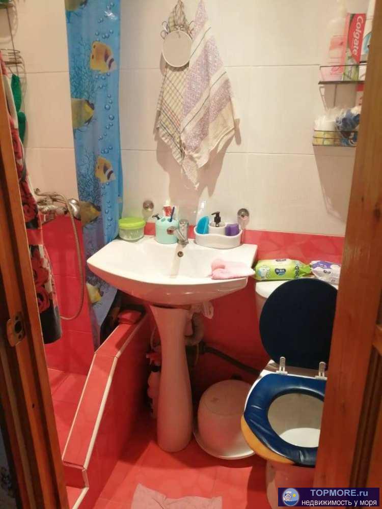 Продается малоcемейка со своим санузлом и зоной кухни.Дом расположен в районе Голубые дали. Вся инфраструктура... - 2