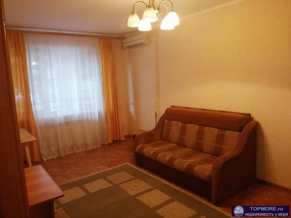 Уютная двухкомнатная квартира 54м2 в старом фонде на ул Голубые дали. 1 этаж, раздельные комнаты, кухня 13м, газ,...