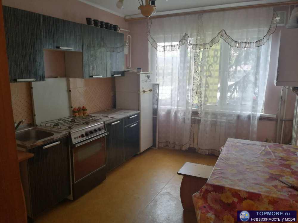 Уютная двухкомнатная квартира 54м2 в старом фонде на ул Голубые дали. 1 этаж, раздельные комнаты, кухня 13м, газ,... - 1