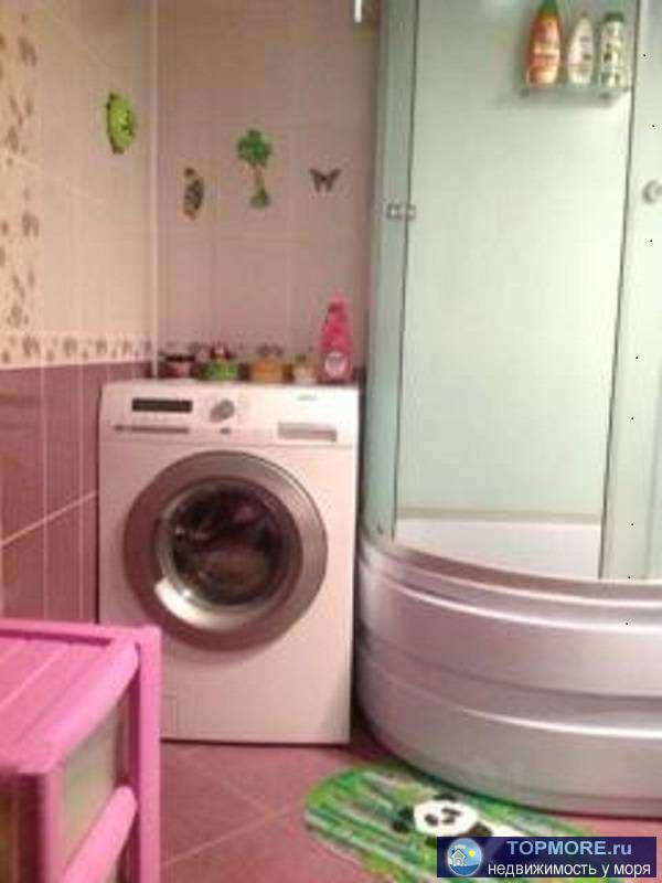 Продается светлая, теплая квартира в благоустроенном парковом районе самого центра Сочи. Из окон открывается... - 1