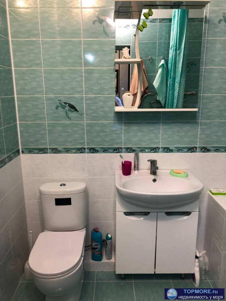 Продается 2-х комнатная квартира в центре Адлера! Высокие потолки 3,2 м, 820 метров до моря. Район с хорошо развитой...