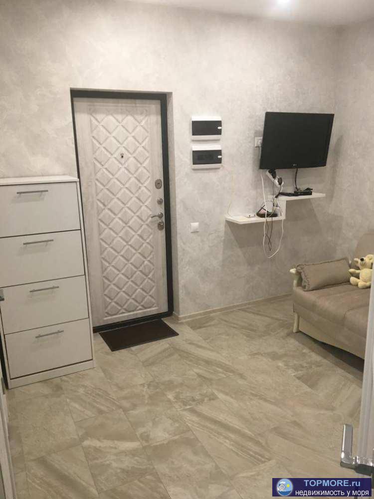 Продается прекрасная уютная ,светлая  квартира 34,5 кв.м с новым ремонтом ,мебелью и техникой в 90 метрах от пляжа.... - 1