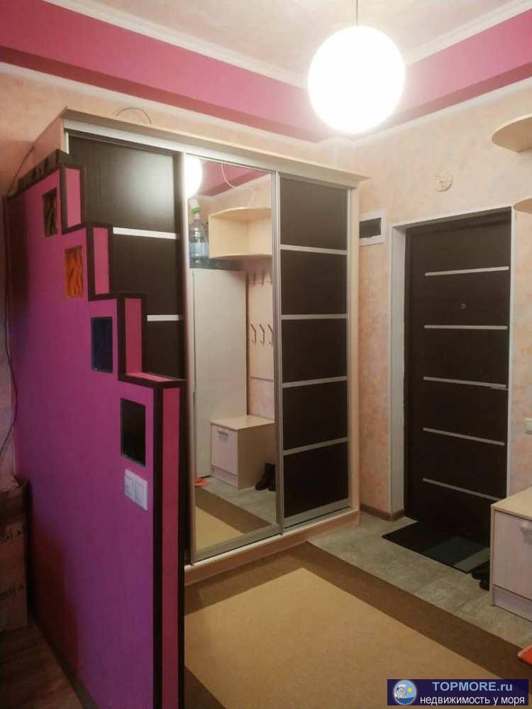 Квартира в спальном районе.В шаговой доступности - различные магазины.Также рядом - остановка автобуса.До моря -... - 1