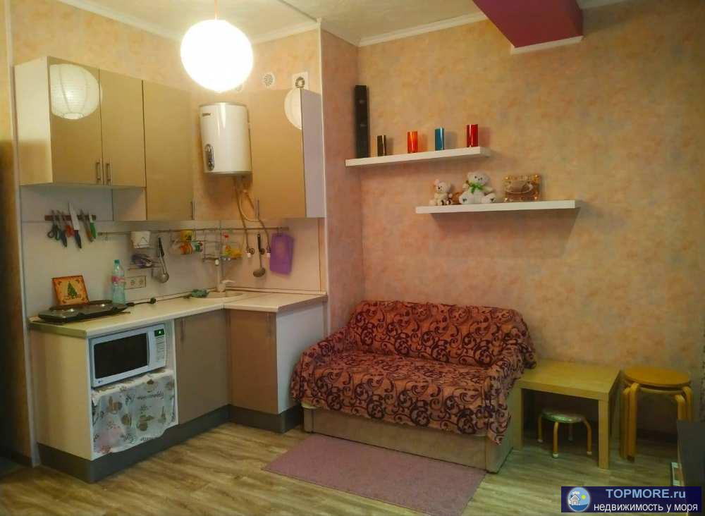 Квартира в спальном районе.В шаговой доступности - различные магазины.Также рядом - остановка автобуса.До моря -... - 2