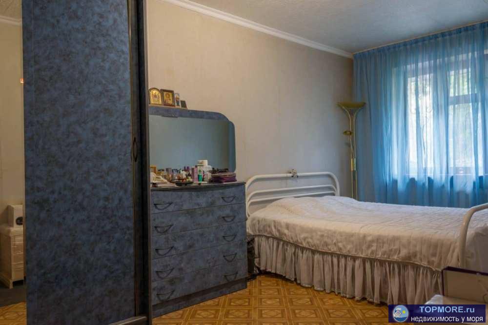 Продаю большую квартиру в центре Сочи!Очень развитый район рядом школы, детские сады, моремолл!Хорошая прогулочная... - 1