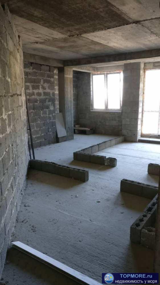 Продам  квартиру общей площадью 62,1 кв м на 7 этаже десятиэтажного дома на улице Гайдара.Несколько минут до...