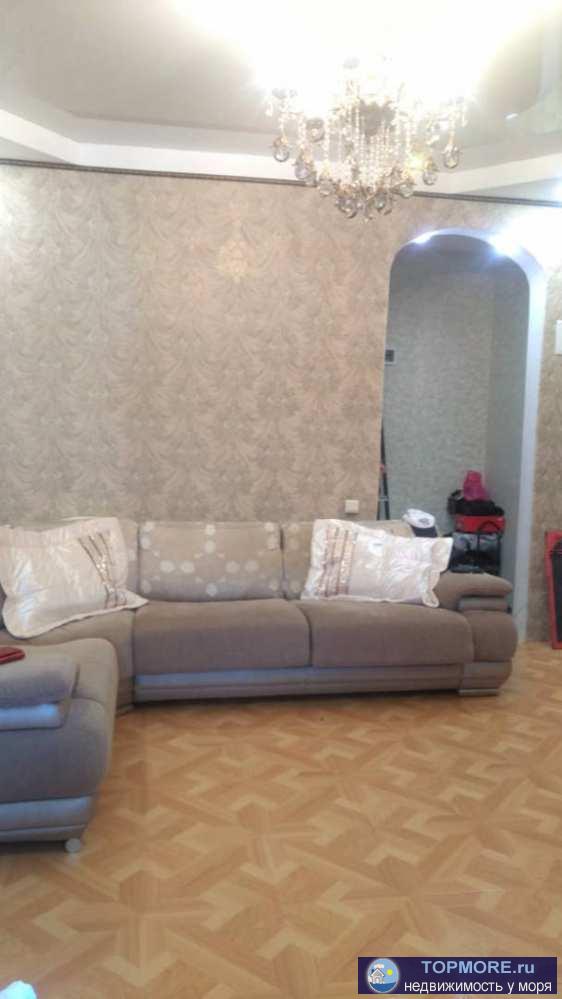 Уютная, теплая квартира на 6-м этаже. ходит лифт. В квартире выделена отдельно спальня, есть кухонная зона и большая... - 1