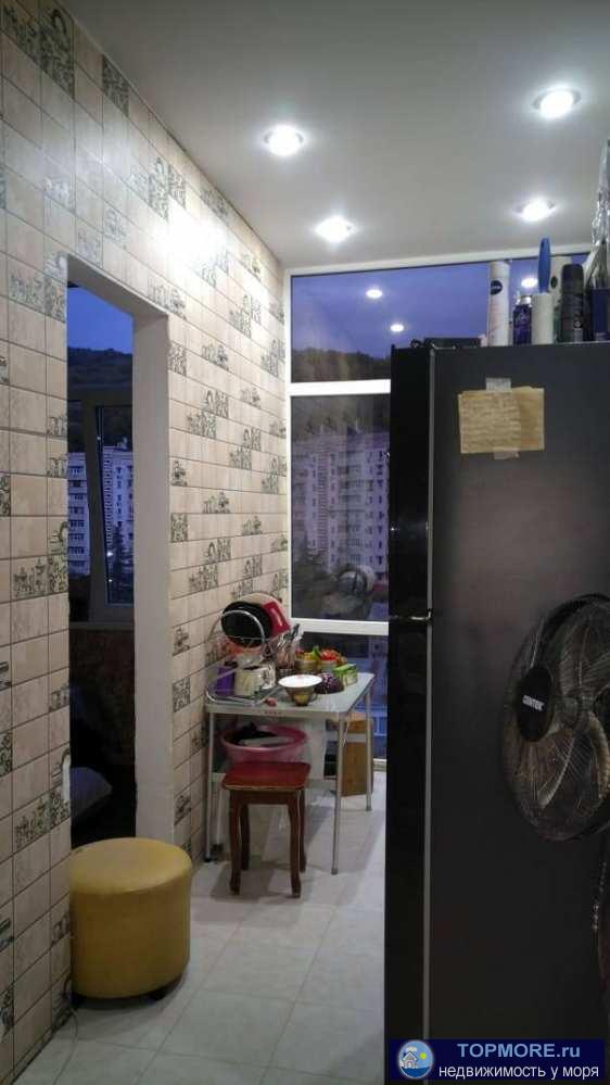 Уютная, теплая квартира на 6-м этаже. ходит лифт. В квартире выделена отдельно спальня, есть кухонная зона и большая... - 2