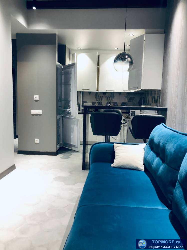  Продаем дизайнерскую квартиру в центре Адлера. Дом элит класса, консьерж, своя территория, лифт. Рядом вся... - 1