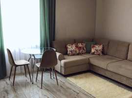 Планировка: кухня - гостиная, спальня, балкон, сан.узел. Вид на...