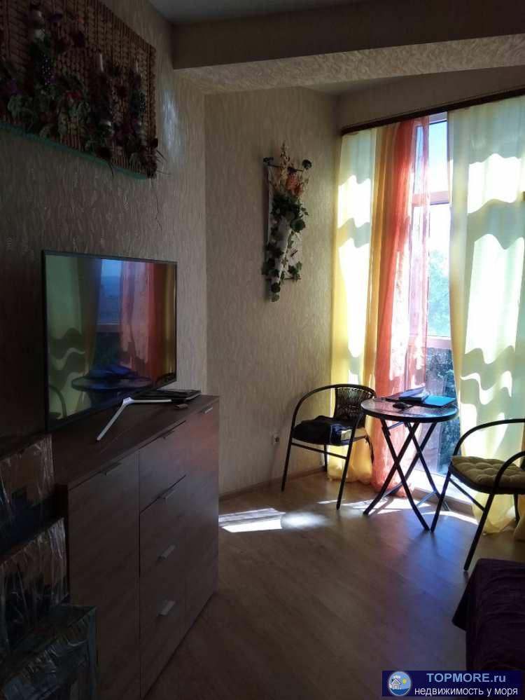 Панорамное витражное окно, солнечная сторона, обзорный вид на море, 4 этаж 6-ти этажного монолитного дома Дом сдан в... - 1