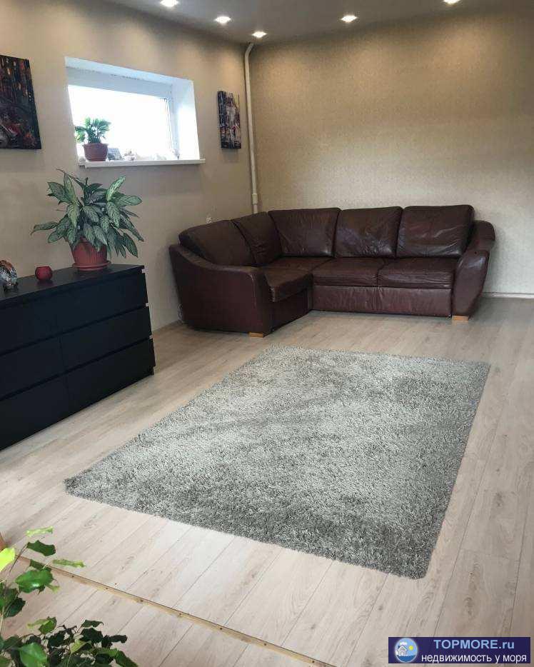 Продаю двухкомнатную светлую. уютную квартиру с ремонтом в тихом. спальном районе г. Сочи. Квартира идеально подойдет... - 1