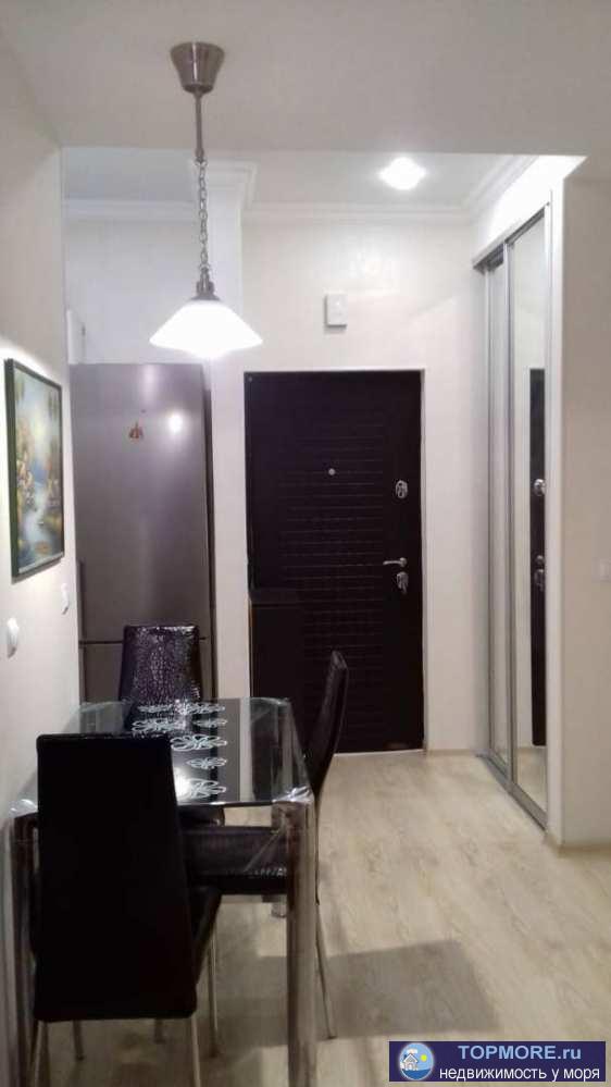 Продаю квартиру с ремонтом, прекрасным видом из окон. Дом новый, комфорт класса. Пешком до моря через парк можно...